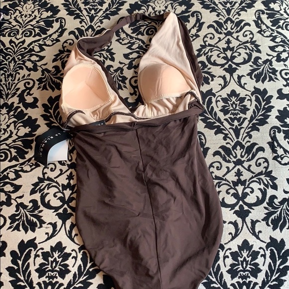 La Blanca Swim suit☑️ - Picture 2 of 2